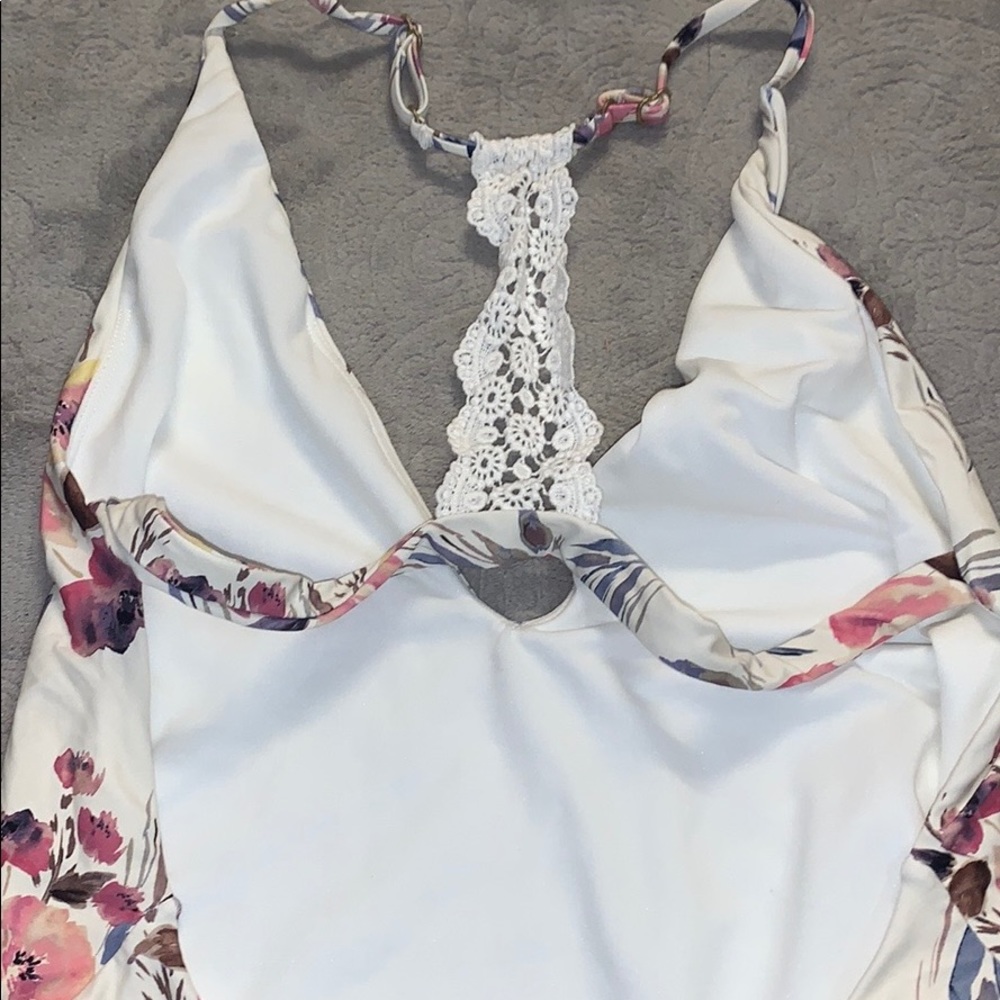 🚫🚫sold🚫Billabong swim suit - Picture 5 of 6